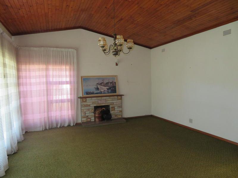 To Let 5 Bedroom Property for Rent in Mikro Park Western Cape